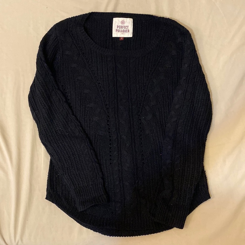 SO fitted perfect pullover black sweater